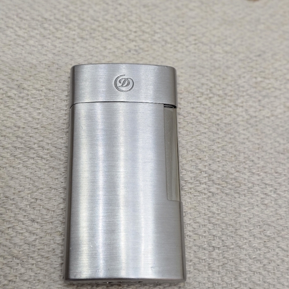 S.T. Dupont E-Slim Lighter Brushed Chrome - Picture 3 of 4
